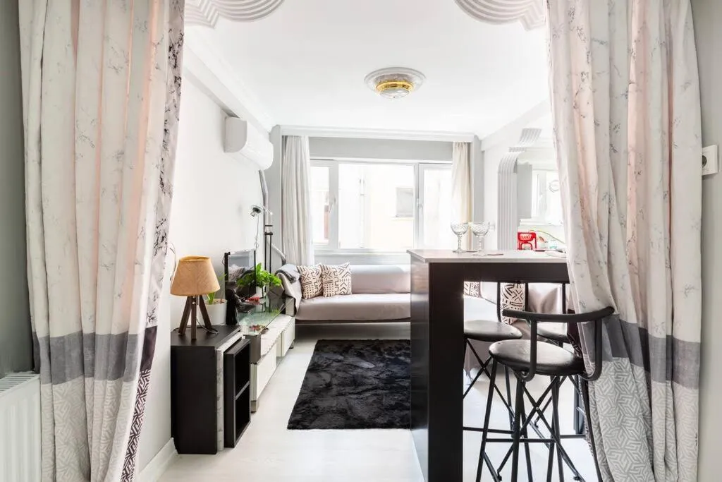 Image 3 of Practical and Cozy Flat Near Taksim İstikal
