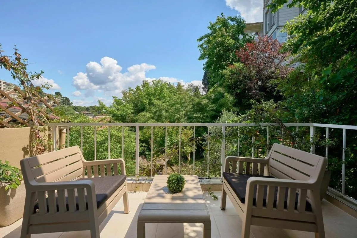 Image 3 of Private Modern Duplex 2bed1bath W Terrace! #76