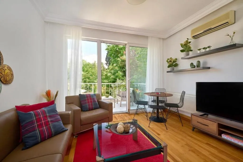 Image of Private Modern Duplex 2bed1bath W Terrace! #76