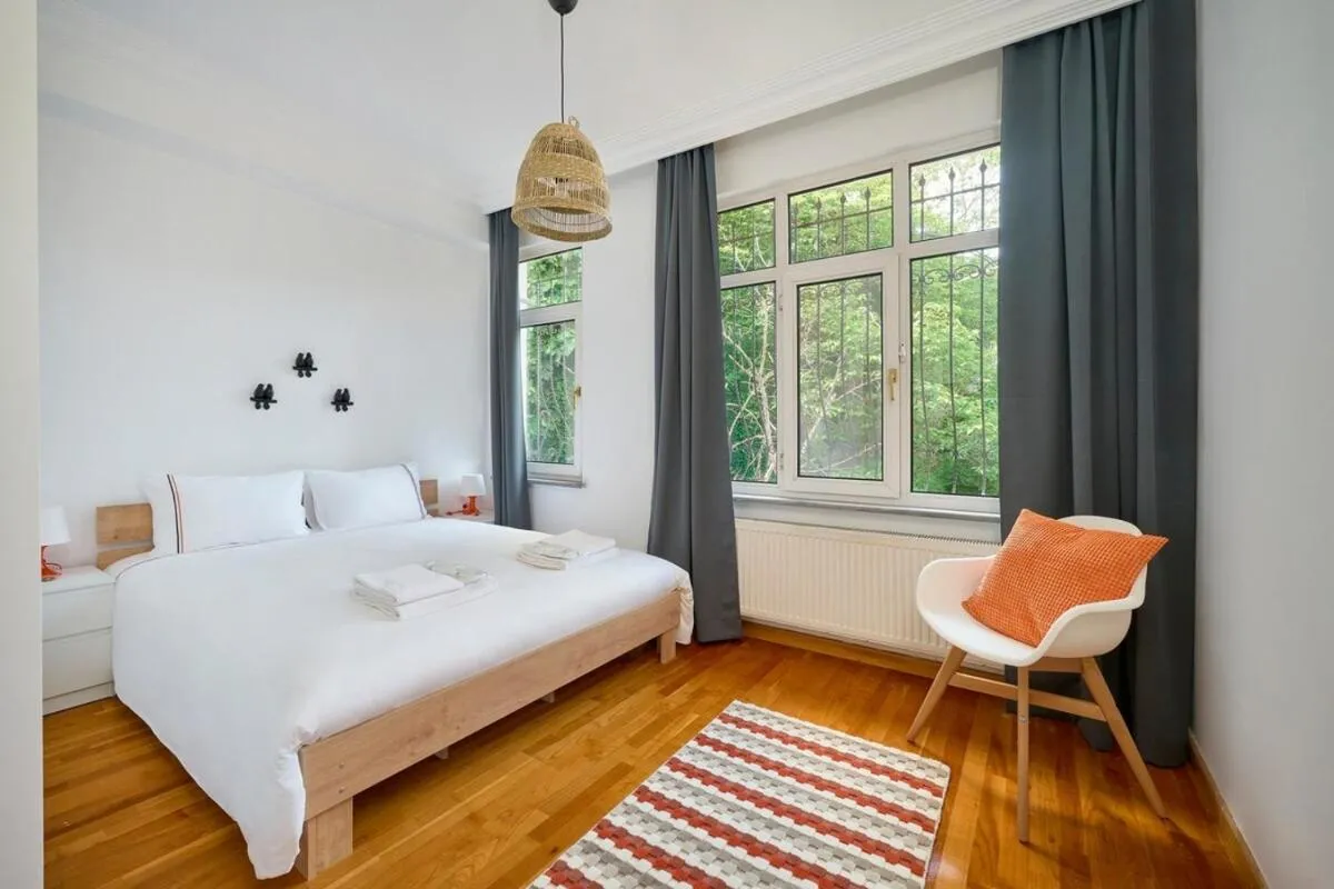 Image 5 of Private Modern Duplex 2bed1bath W Terrace! #76