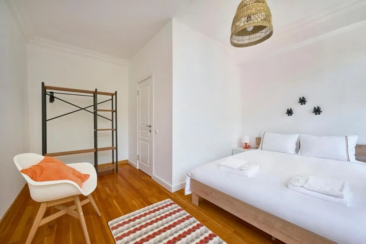 Image 6 of Private Modern Duplex 2bed1bath W Terrace! #76