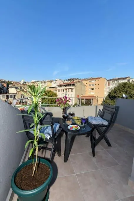 Image 3 of Private Terrace Close to Antique Store Galata Port