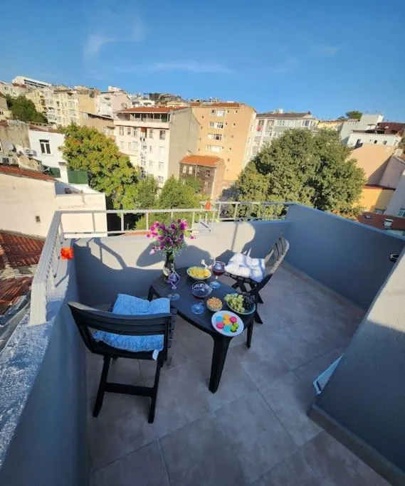 Image 5 of Private Terrace Close to Antique Store Galata Port