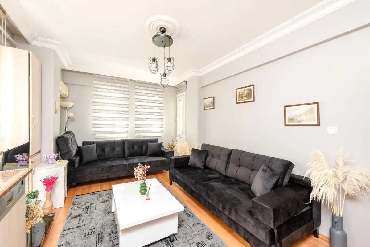 Image 3 of Qbra House