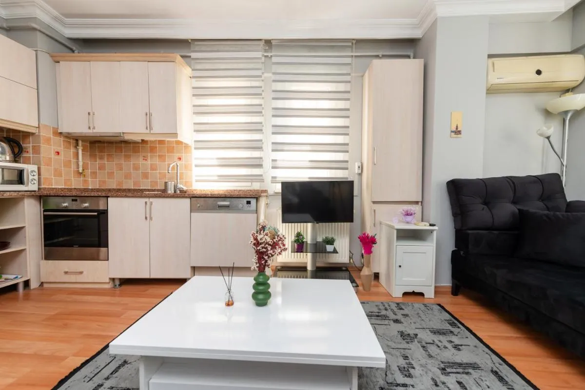 Image 1 of Qbra House