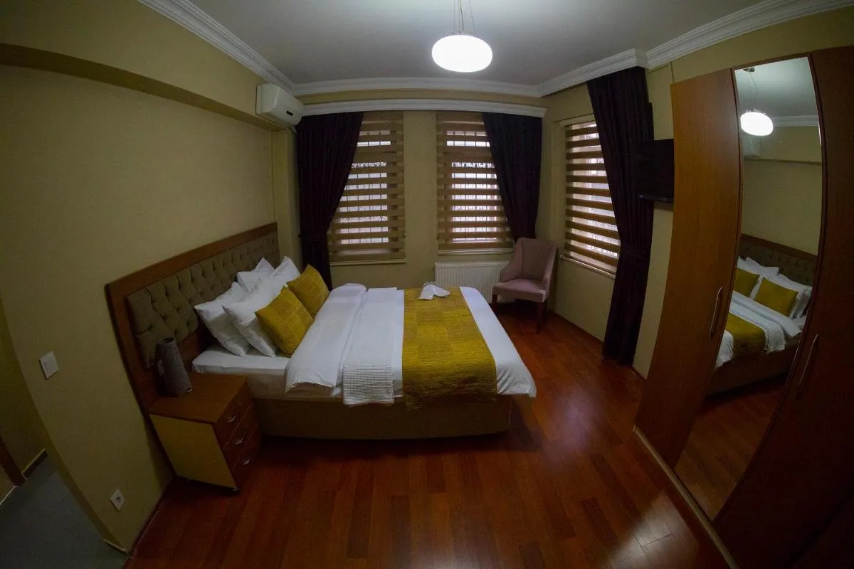 Image 5 of Ramparts Hotel