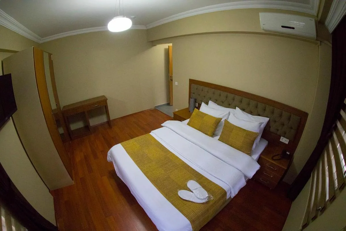 Image 4 of Ramparts Hotel