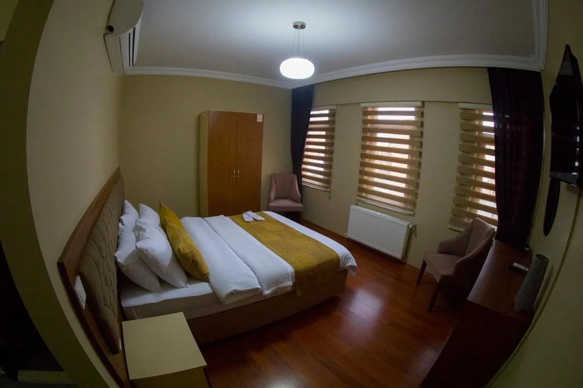 Image 3 of Ramparts Hotel