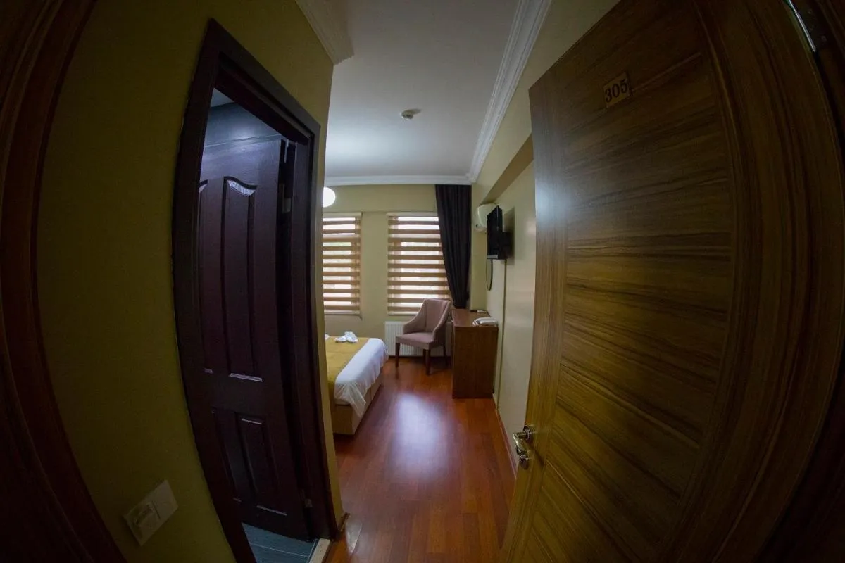 Image 1 of Ramparts Hotel