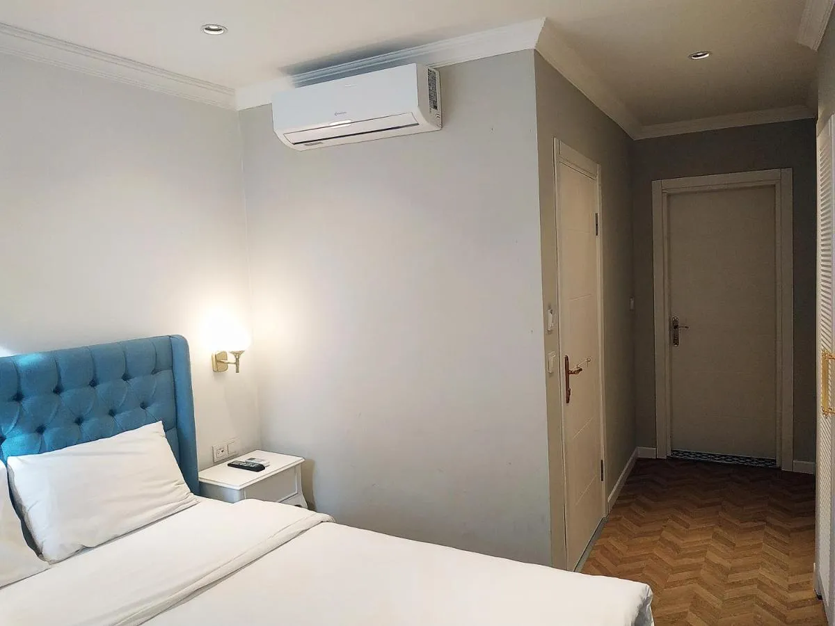Image 5 of Revina Hotel