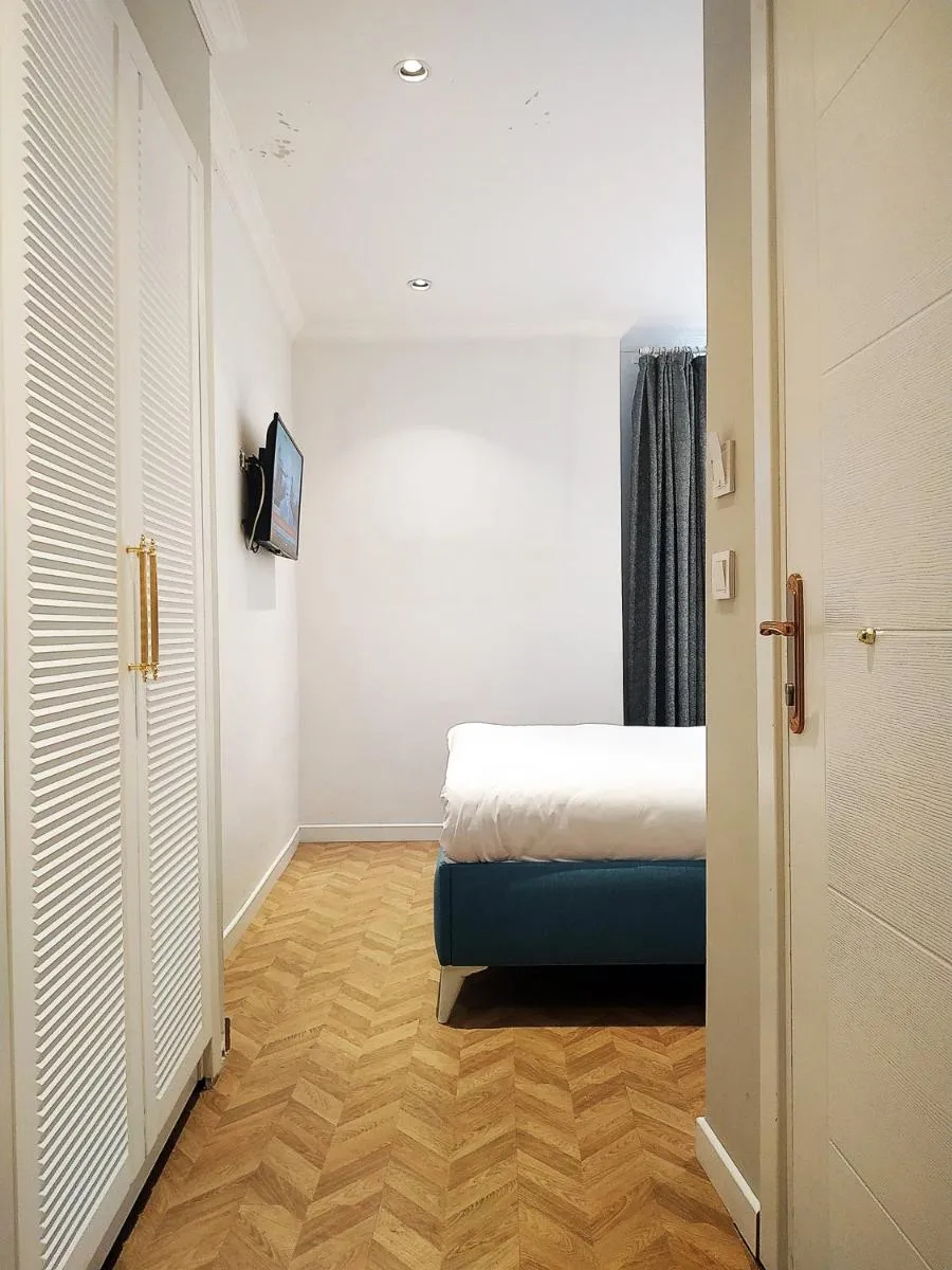 Image 4 of Revina Hotel