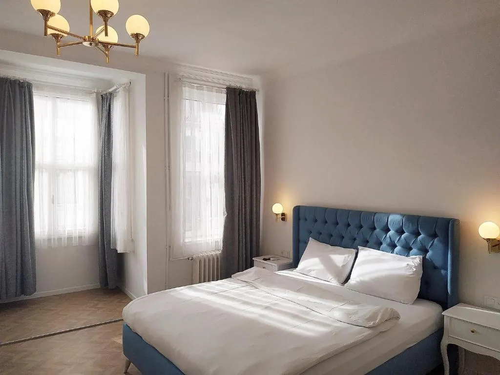 Image of Revina Hotel