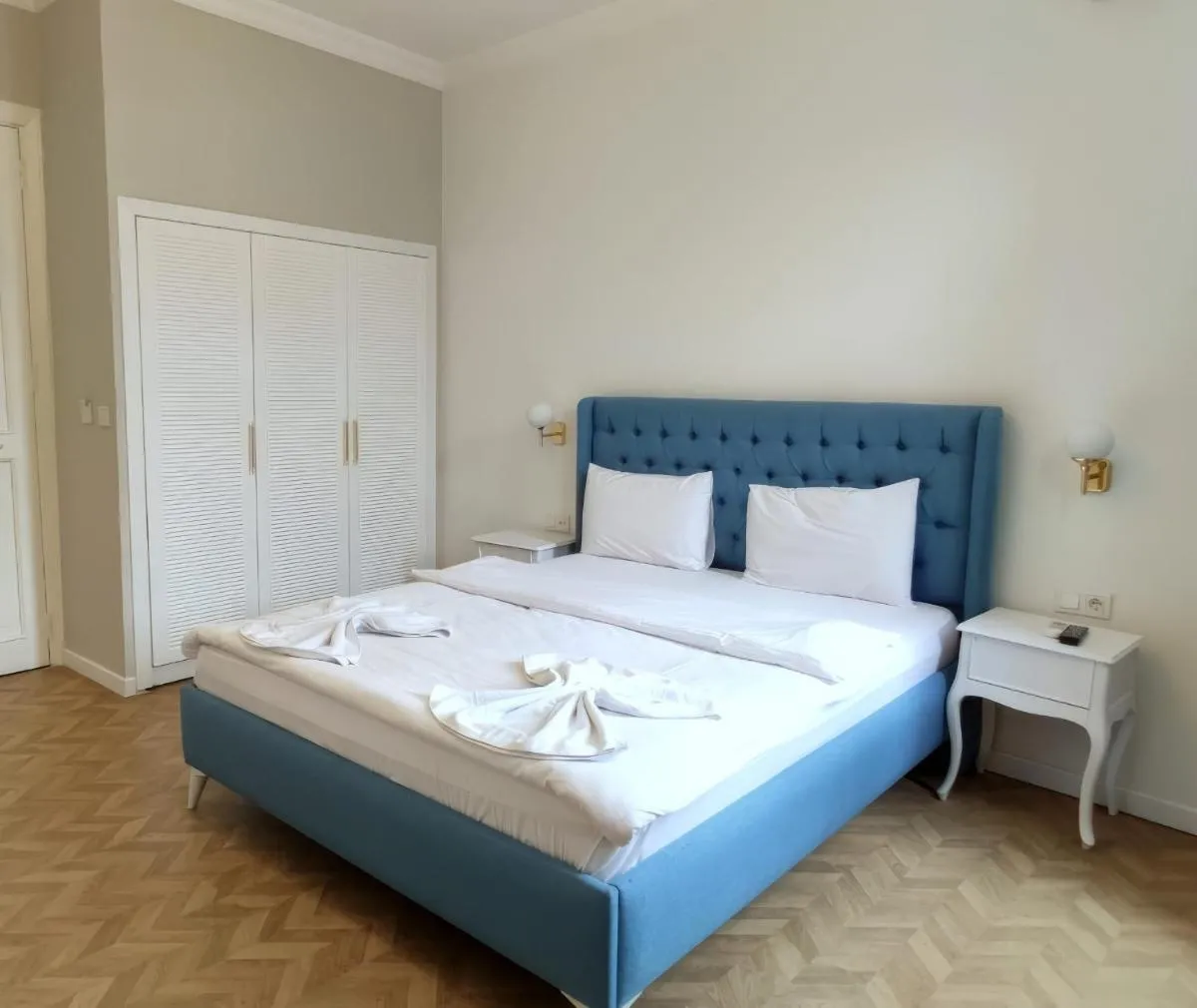 Image 2 of Revina Hotel