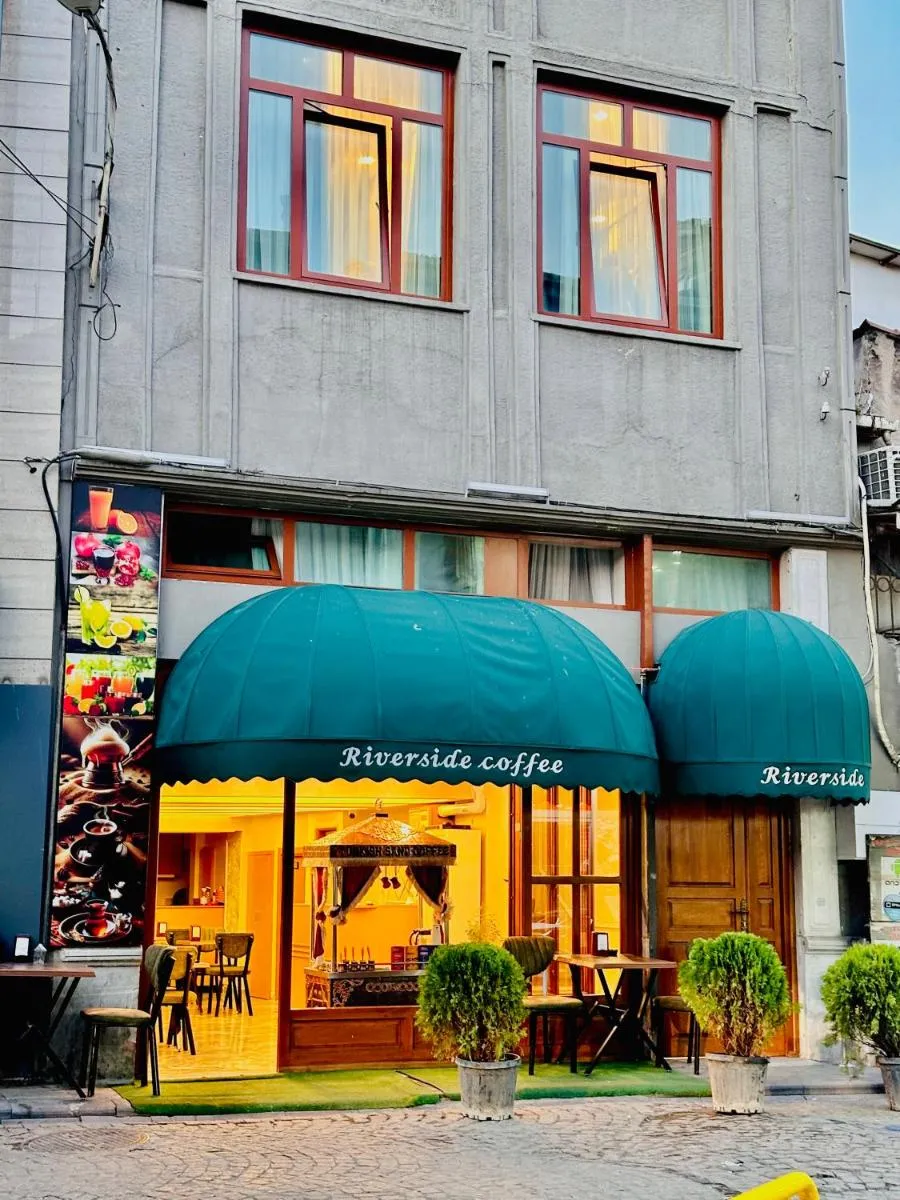 Image 3 of Riverside Hotel