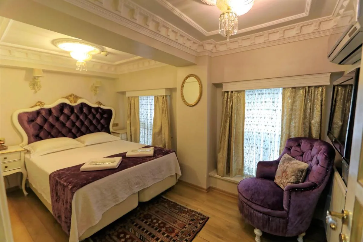 Image 2 of Romantic Mansion