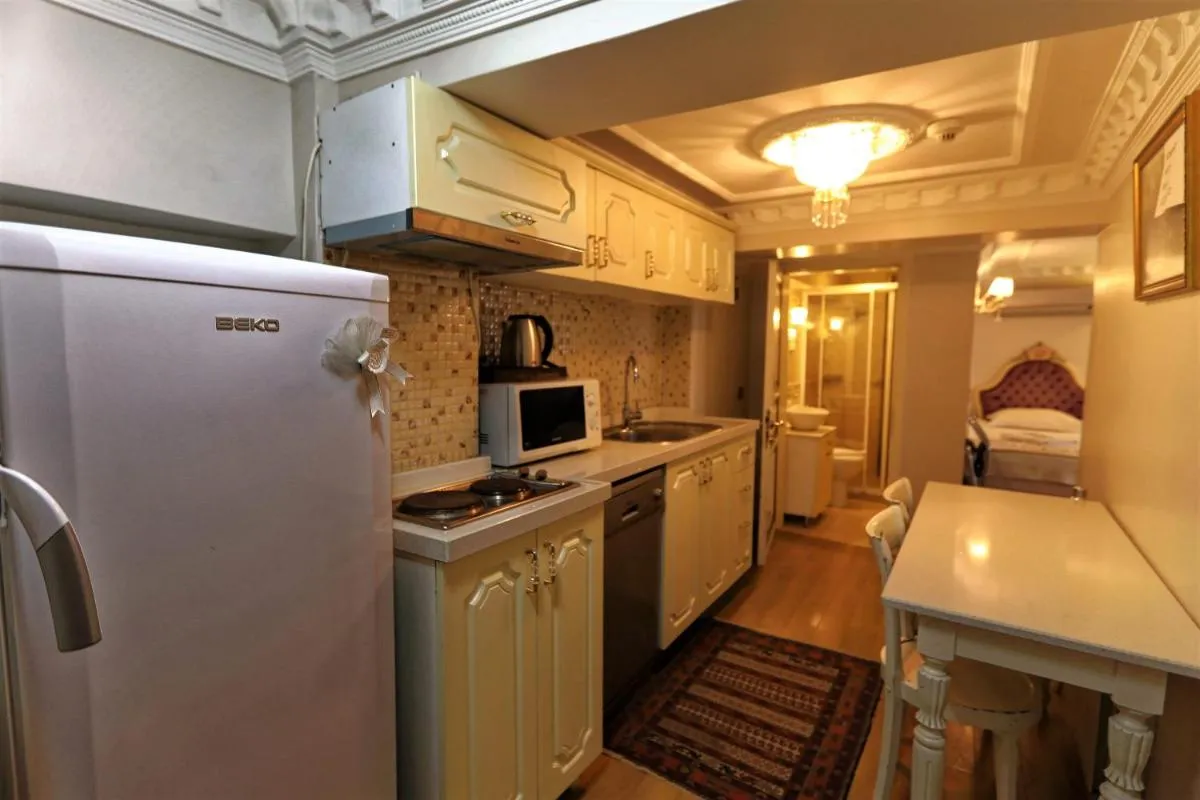 Image 1 of Romantic Mansion