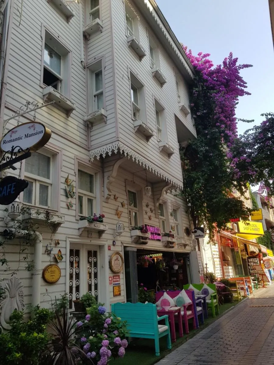 Image 3 of Romantic Mansion