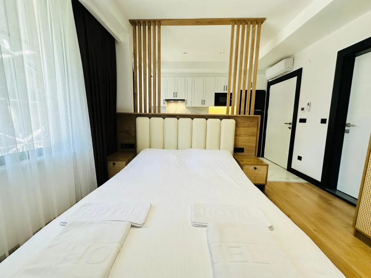 Image 3 of Rose Point Residence