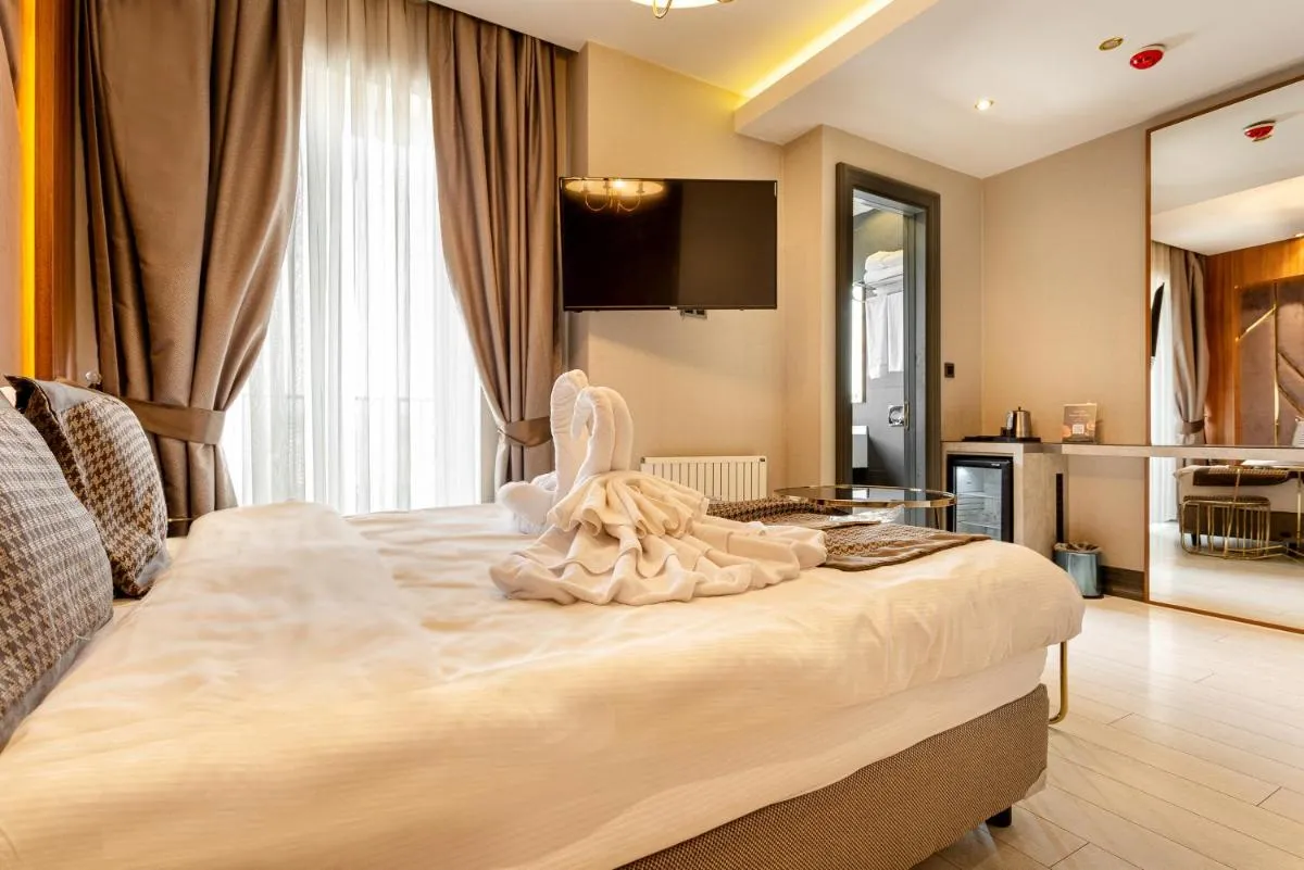 Image 4 of Santra Hotel