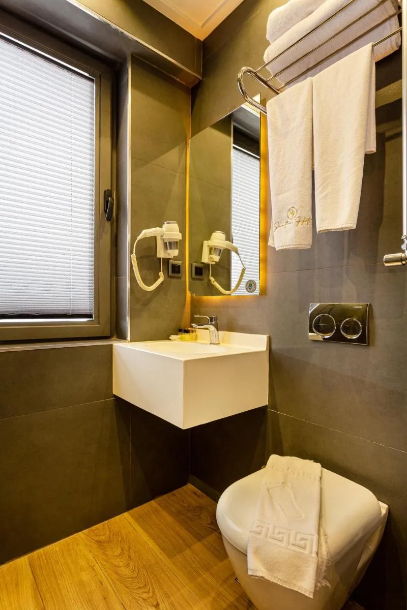 Image 6 of Santra Hotel