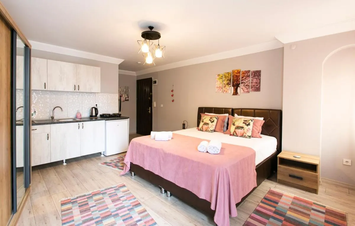 Image 2 of Sirena’s Suites