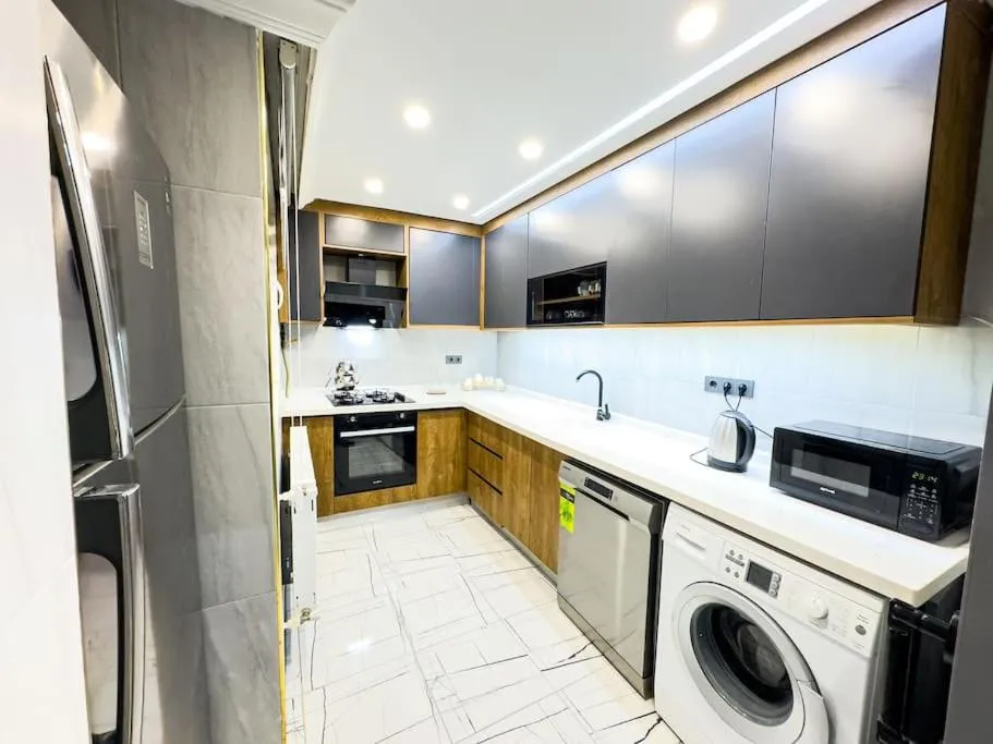 Image 2 of Sisli apartment 6 4 4