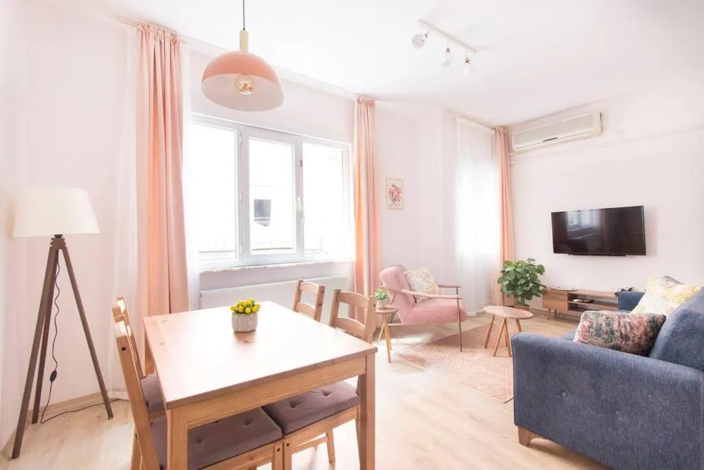Image of Soft modern inspiring flat in the center of Moda