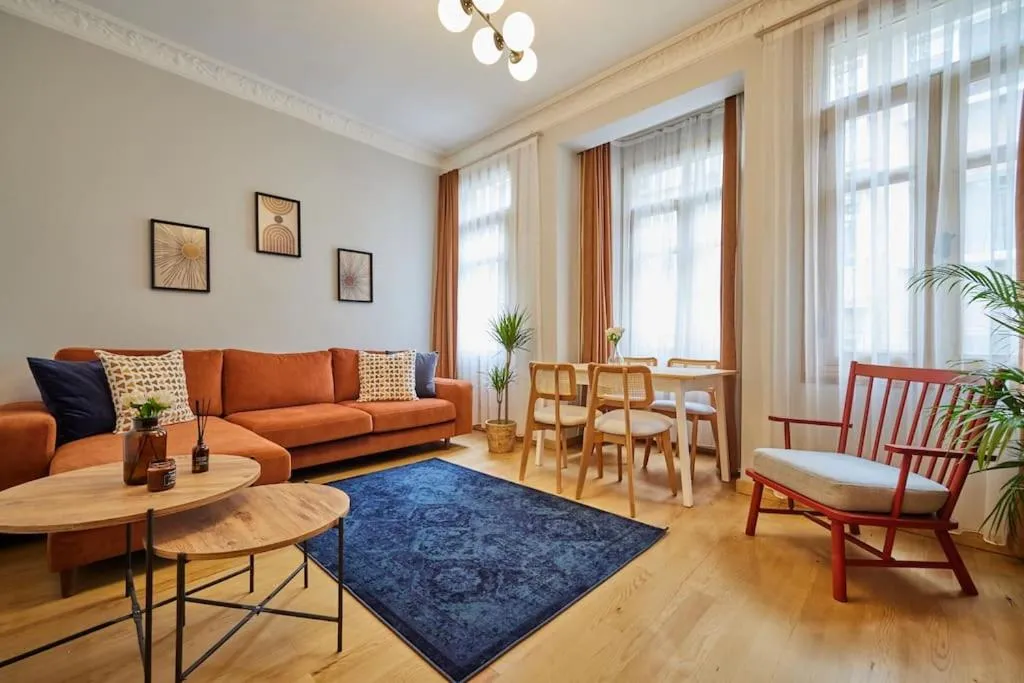 Image of Spacious 2BR 3AC 2 Min to Metro