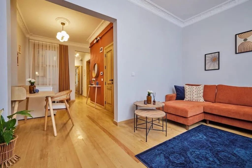 Image 1 of Spacious 2BR 3AC 2 Min to Metro