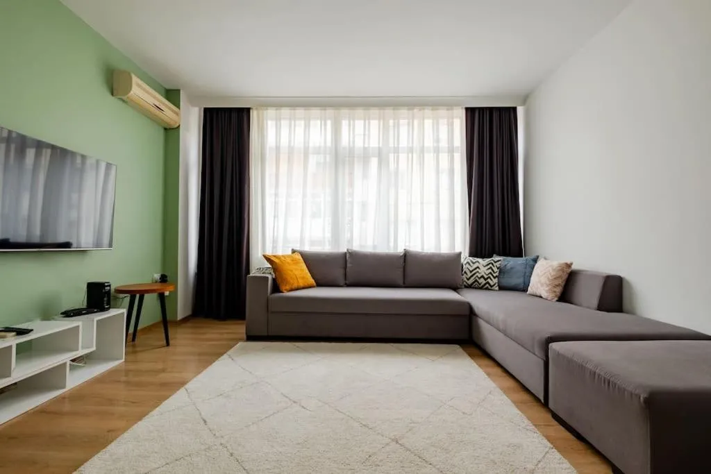 Image 3 of Spacious 3-Bedroom Apartment