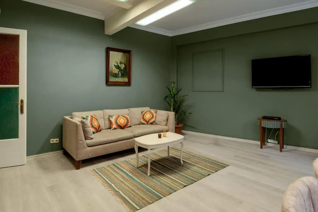 Image 6 of Spacious & Peaceful 2BR Central Apt. W/ Balcony
