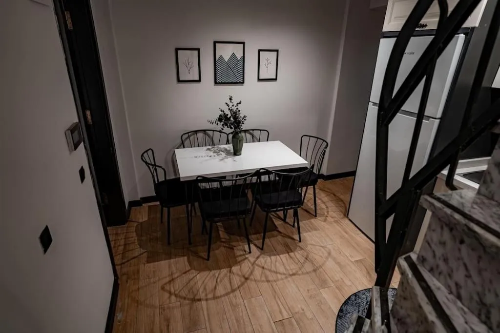 Image 3 of Spacious and Stylish 3BR w Private Garden