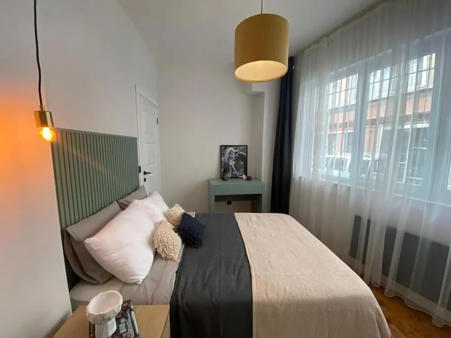 Image of Stunning Apartment Near Metro
