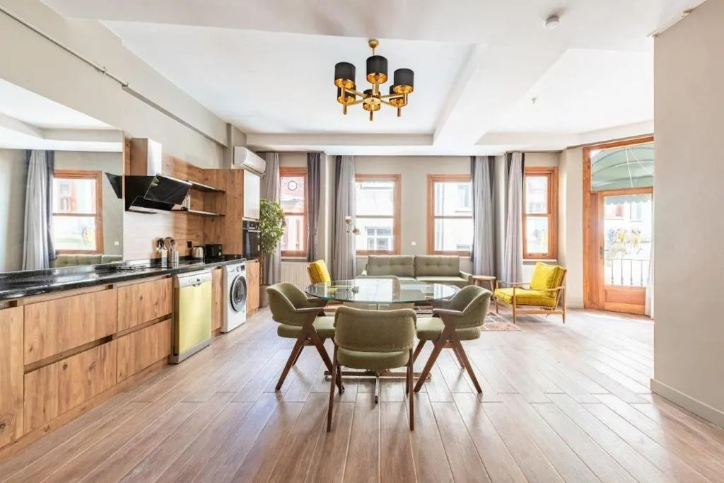 Image of Stunning Bright Central Modern 1bd Balat Gem! #328