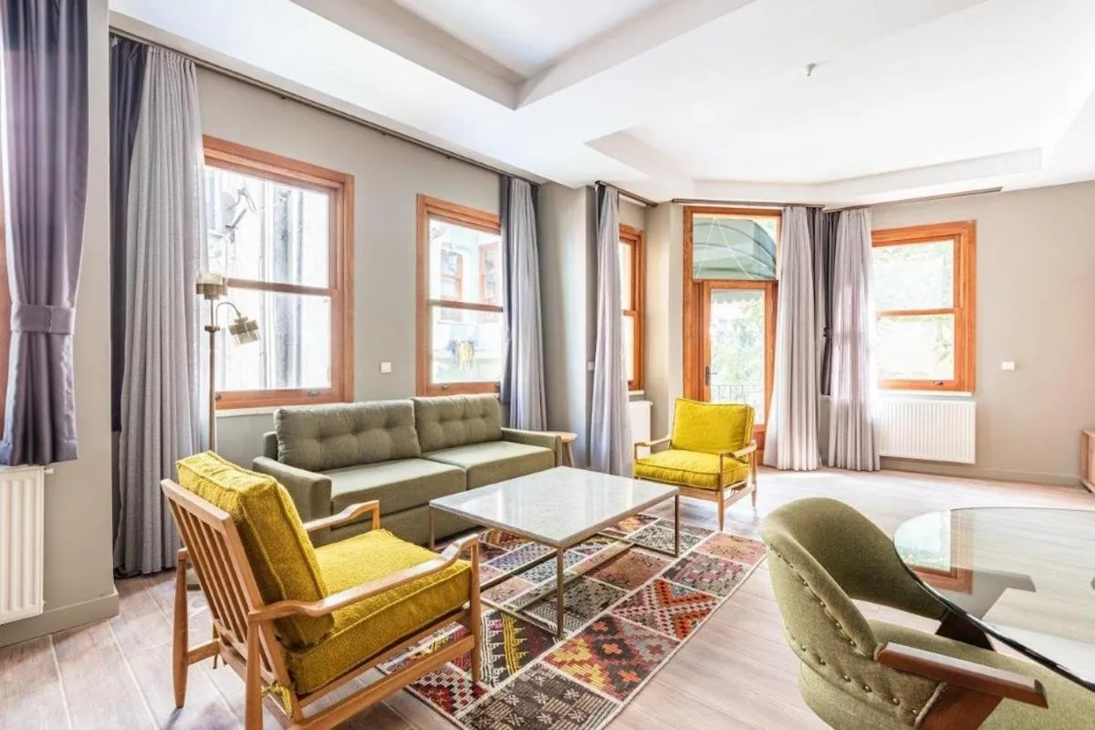 Image 5 of Stunning Bright Central Modern 1bd Balat Gem! #328