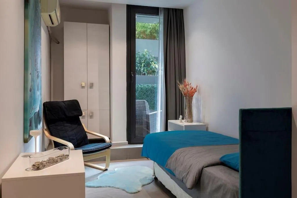 Image 2 of Stunning Duplex Flat with a Garden & Winter Patio