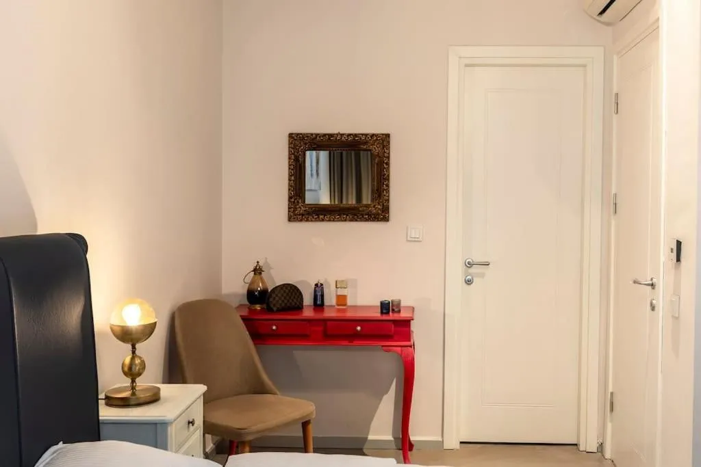 Image 3 of Stunning Duplex Flat with a Garden & Winter Patio