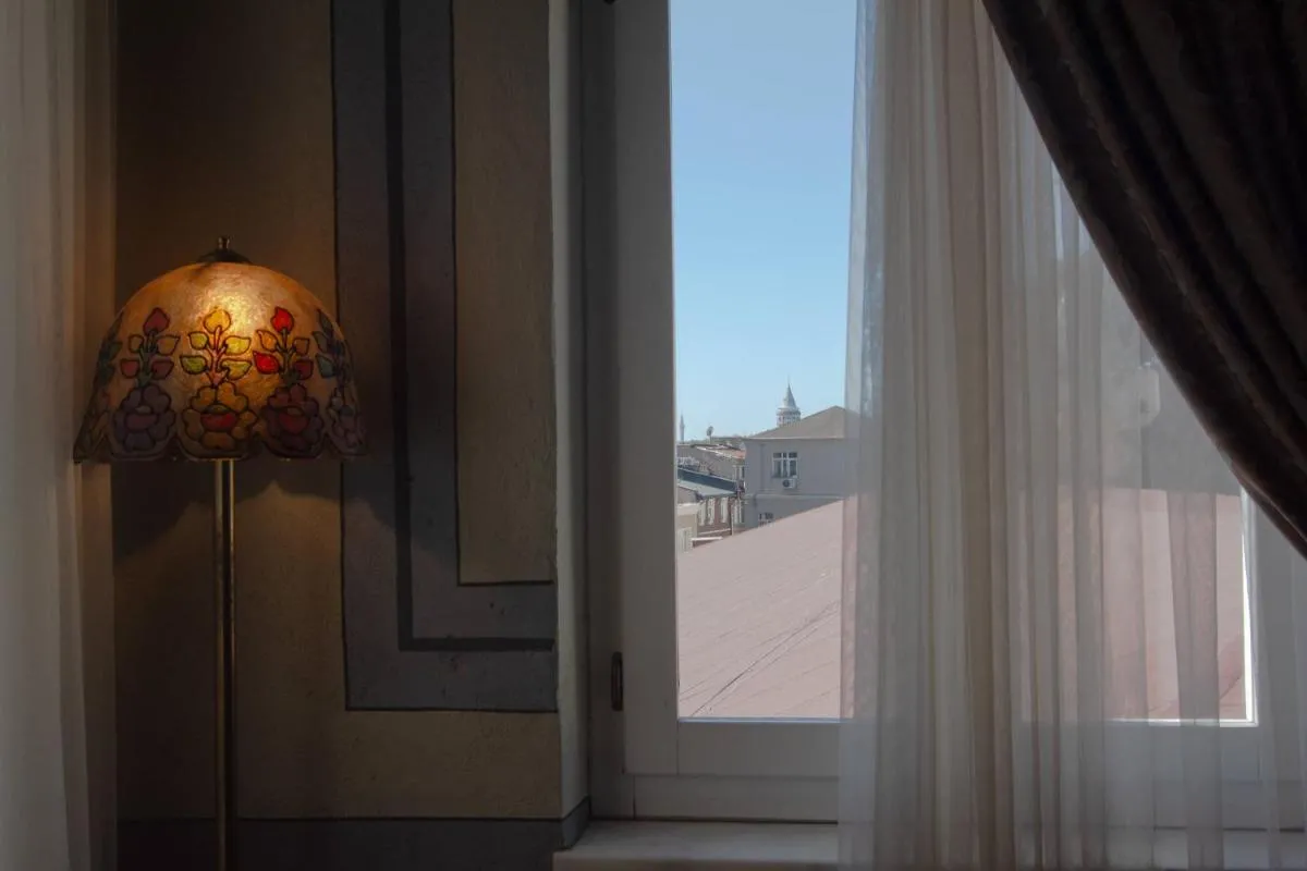 Image 2 of Stylish City Getaway-explore The Urban Delights