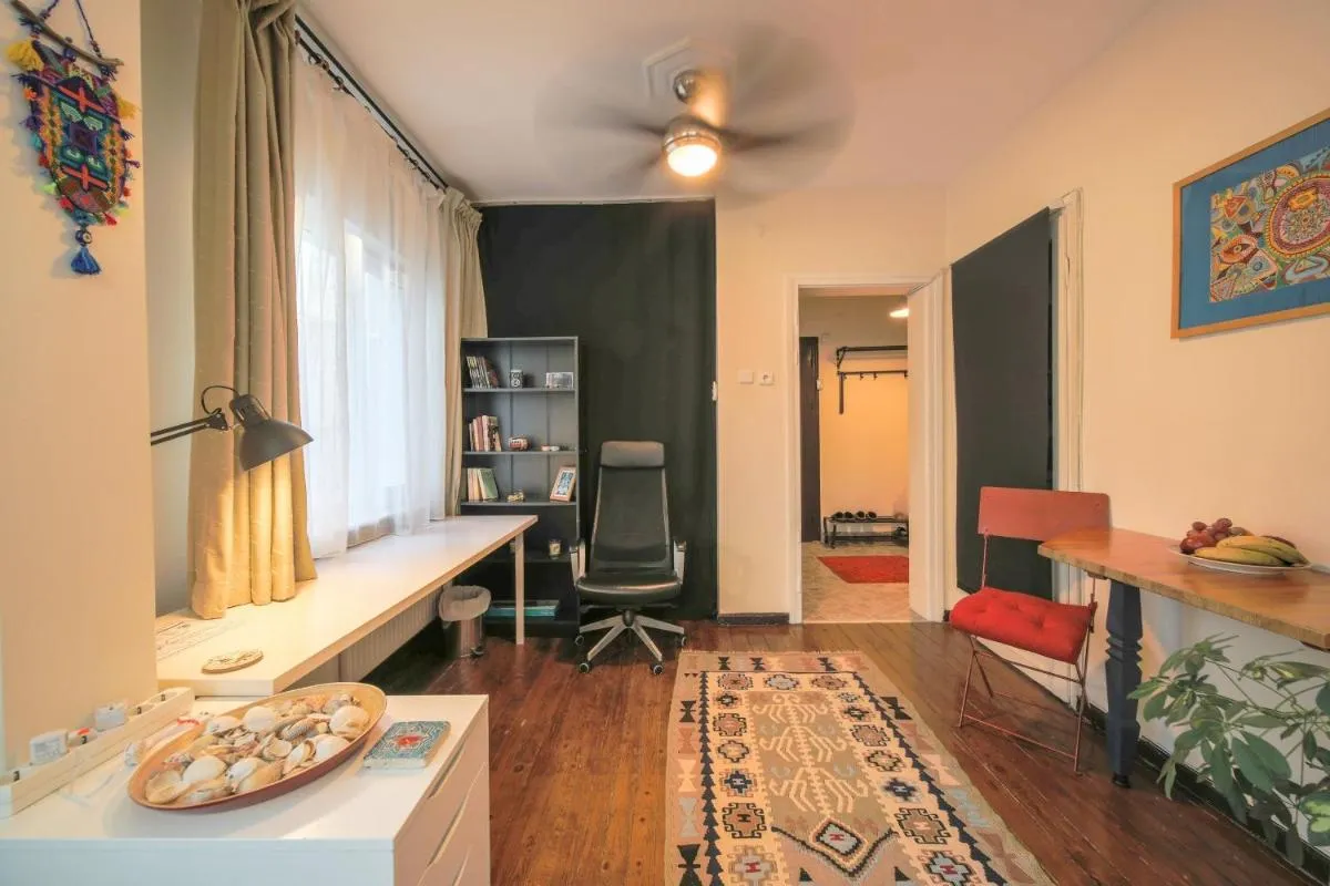 Image 4 of Stylish & Comfy in the City Center
