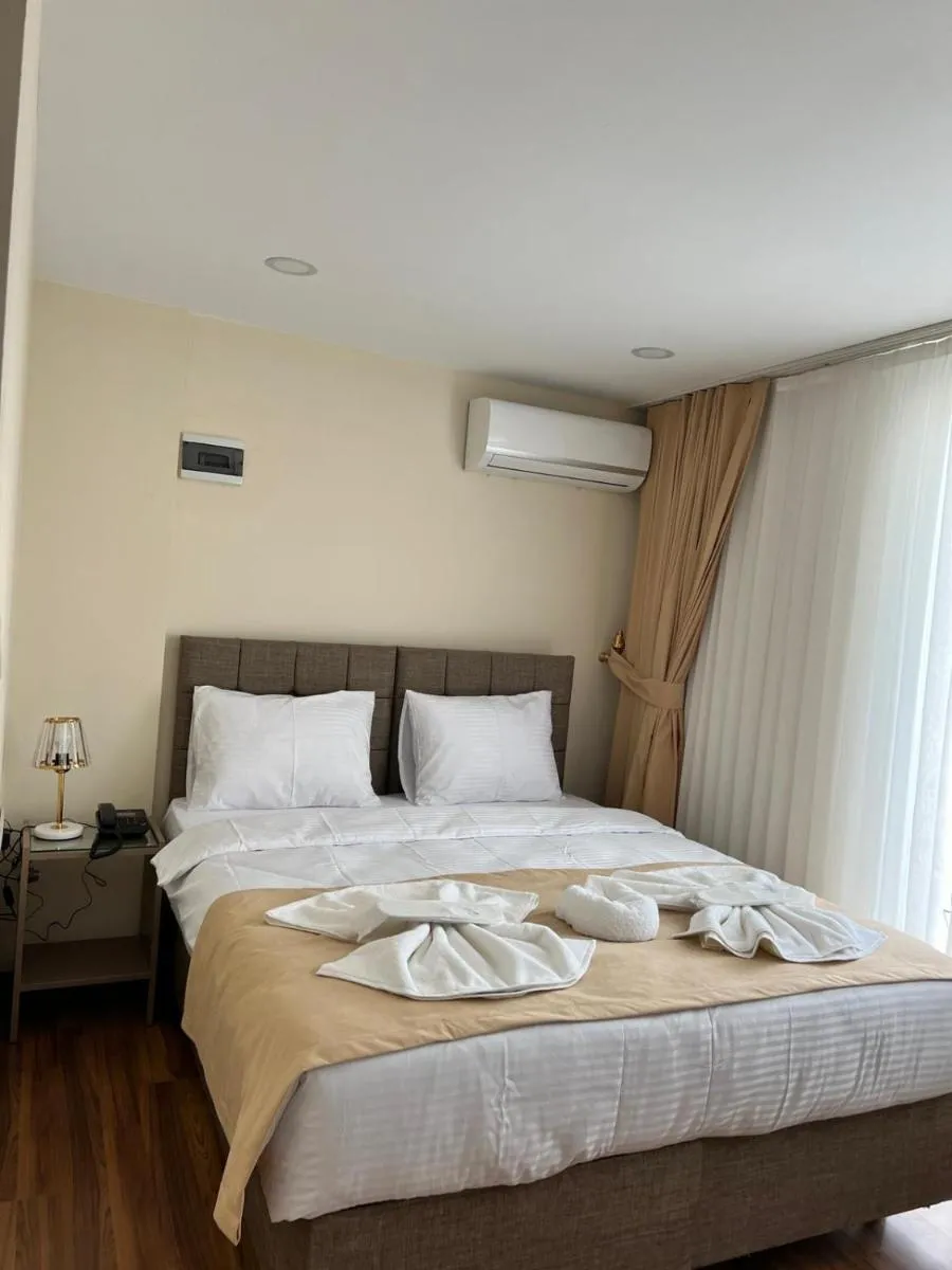 Image 4 of Taksim Nacre 360 Suit