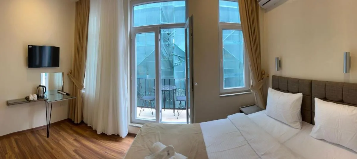 Image 2 of Taksim Nacre 360 Suit