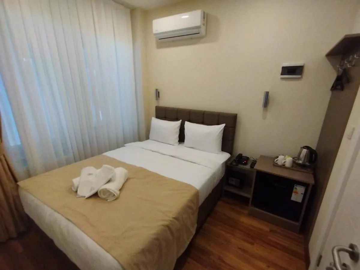 Image 1 of Taksim Nacre 360 Suit