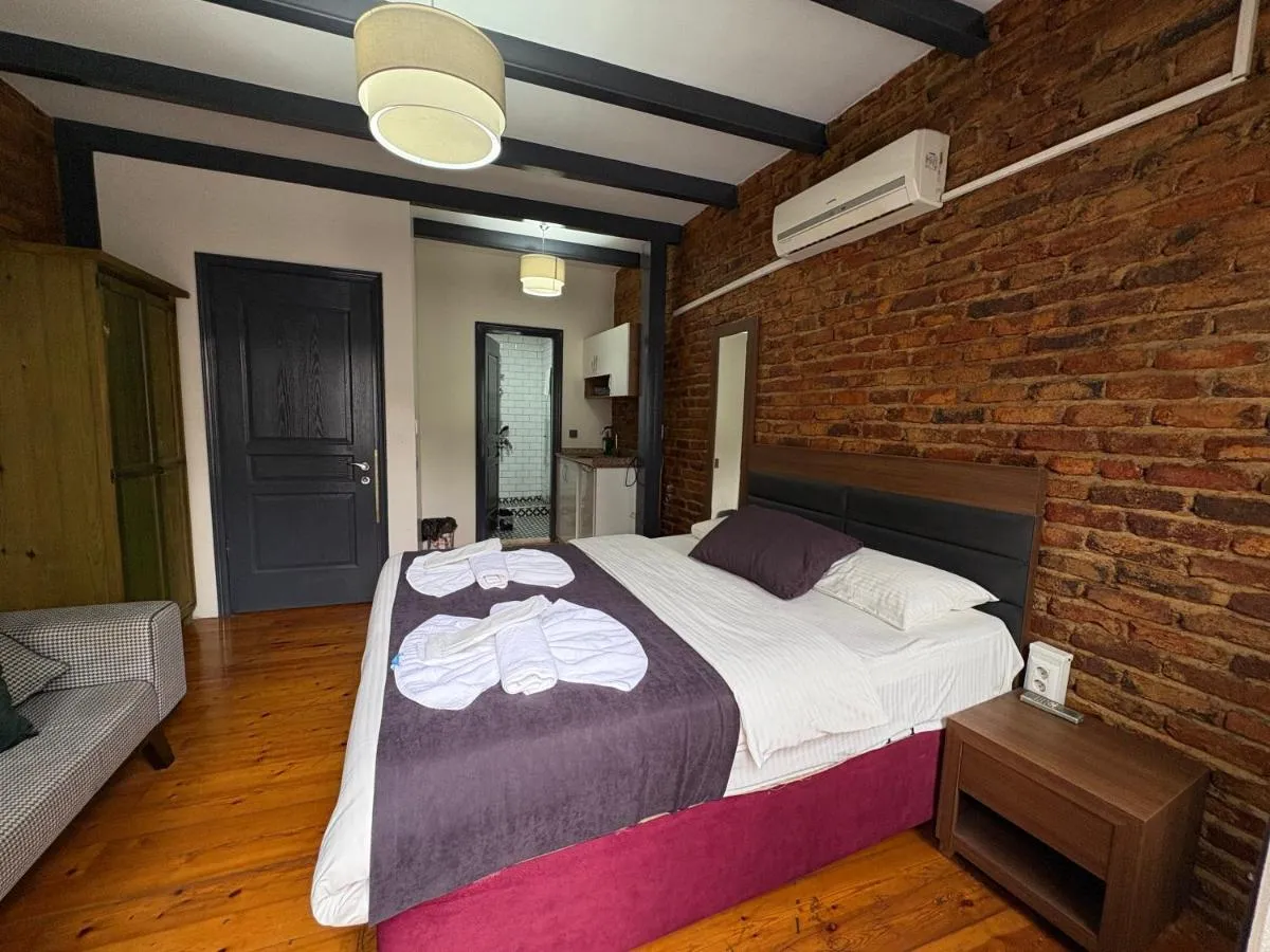 Image 4 of Taksim Otto suite
