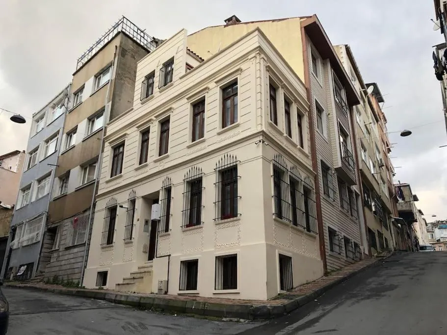 Image of Tekfur Sarayı ve Kariye Müzesi Yakınında Tarihi Ev