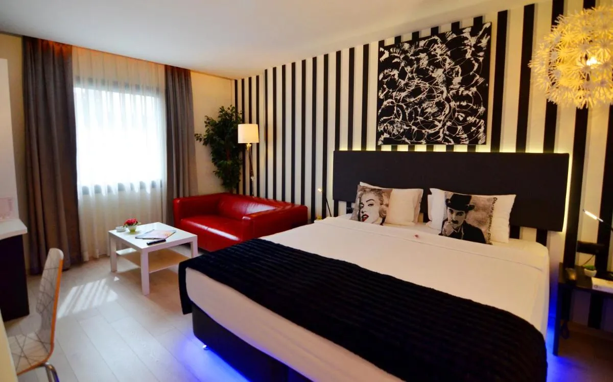 Image 1 of Tempo Fair Suites
