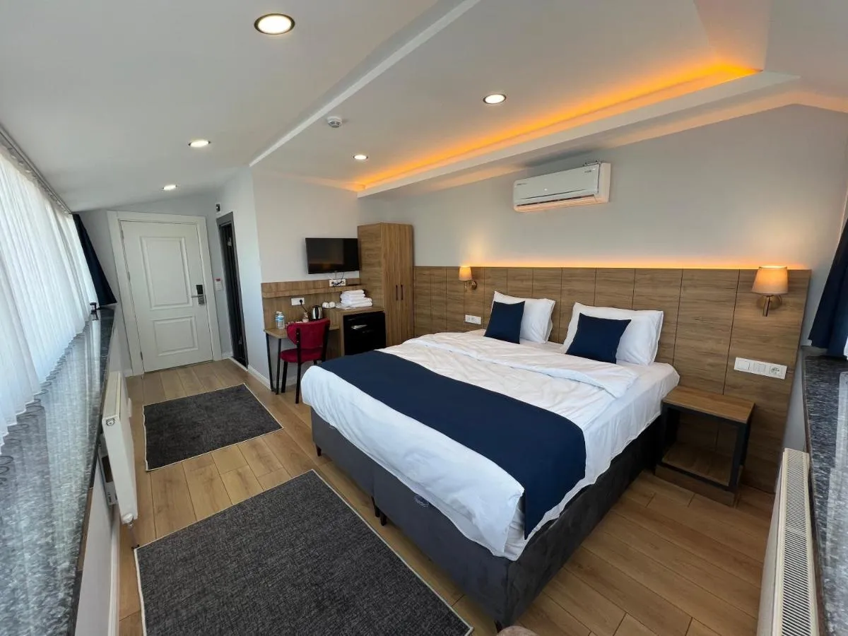 Image 5 of The Blue Suites