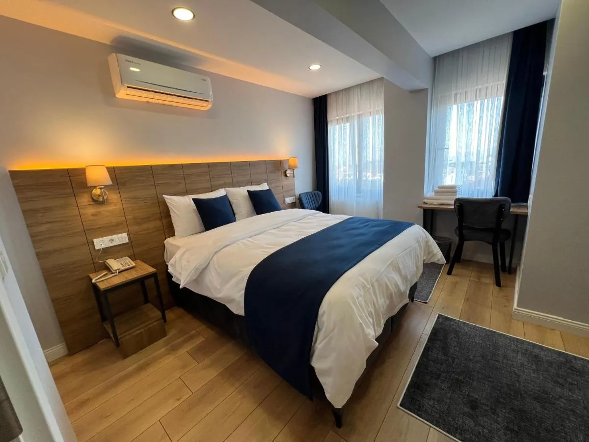 Image 4 of The Blue Suites
