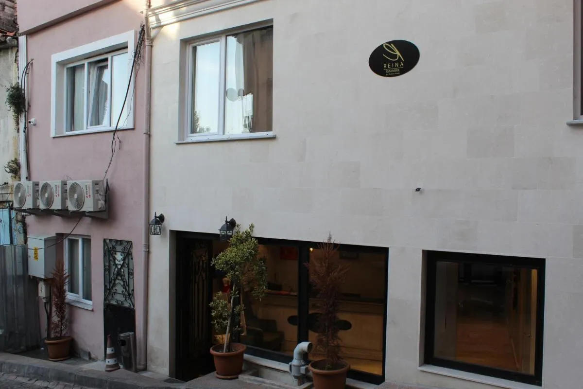 Image 1 of The Reina Hotel
