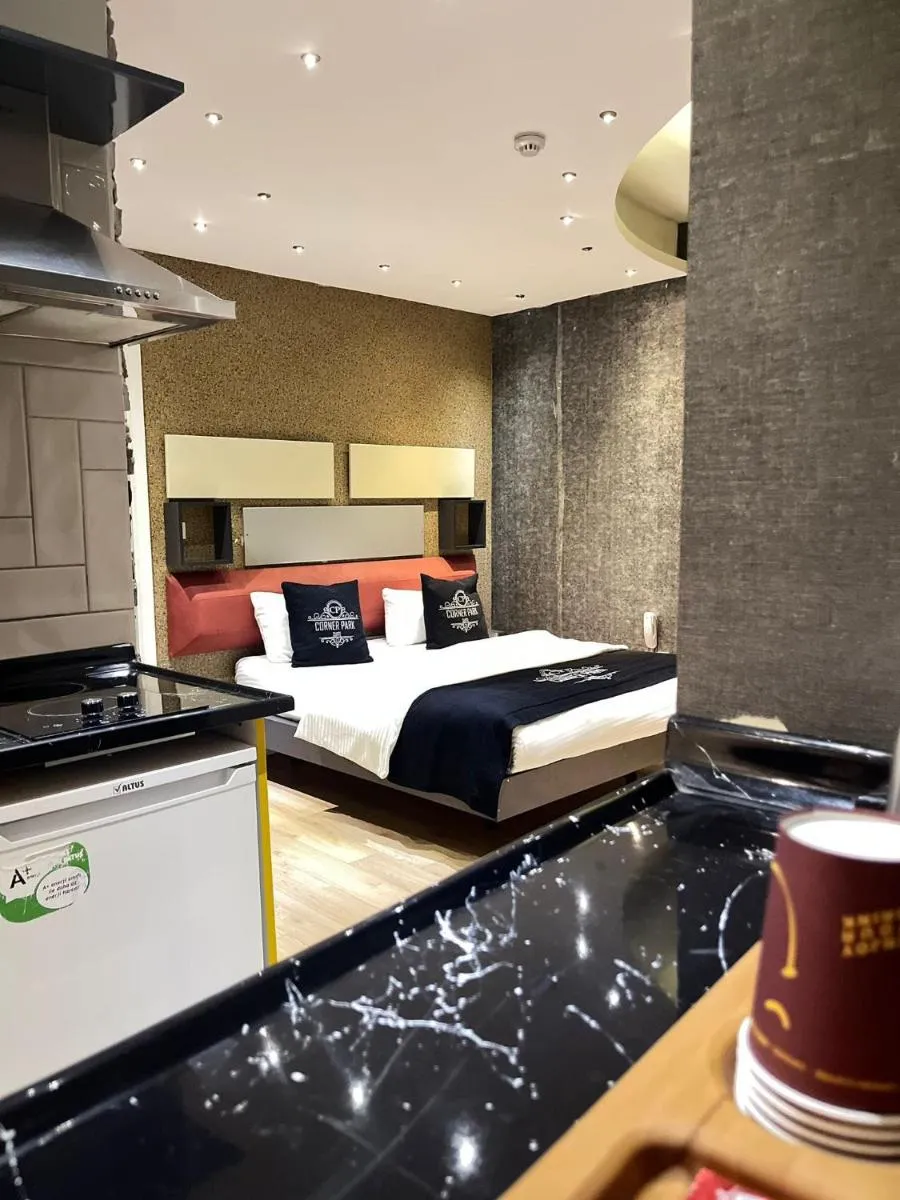 Image 6 of The Sisli Luxury Corner Suit