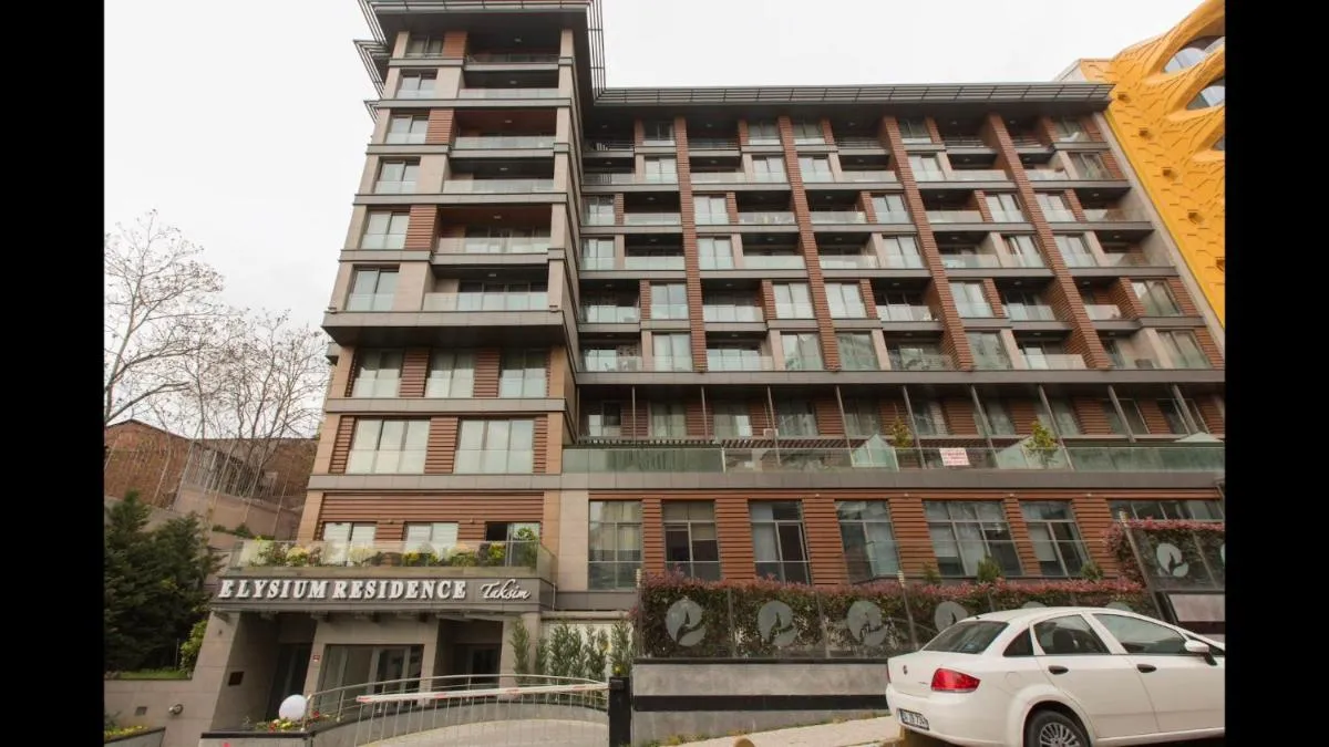 Image 2 of Three bedroom Duplex apartment with large terrace